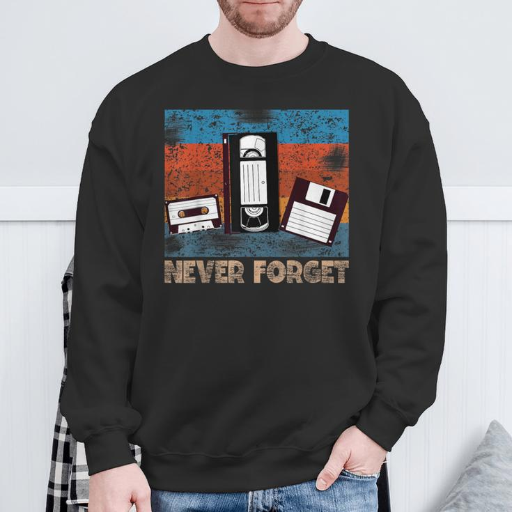 Retro Musik Kassette & Floppy Disk Sweatshirt in Schwarz für Nostalgiker Geschenke für alte Männer