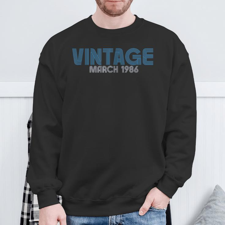 Retro Vintage Birthday Born March 1986 Bday Sweatshirt Gifts for Old Men