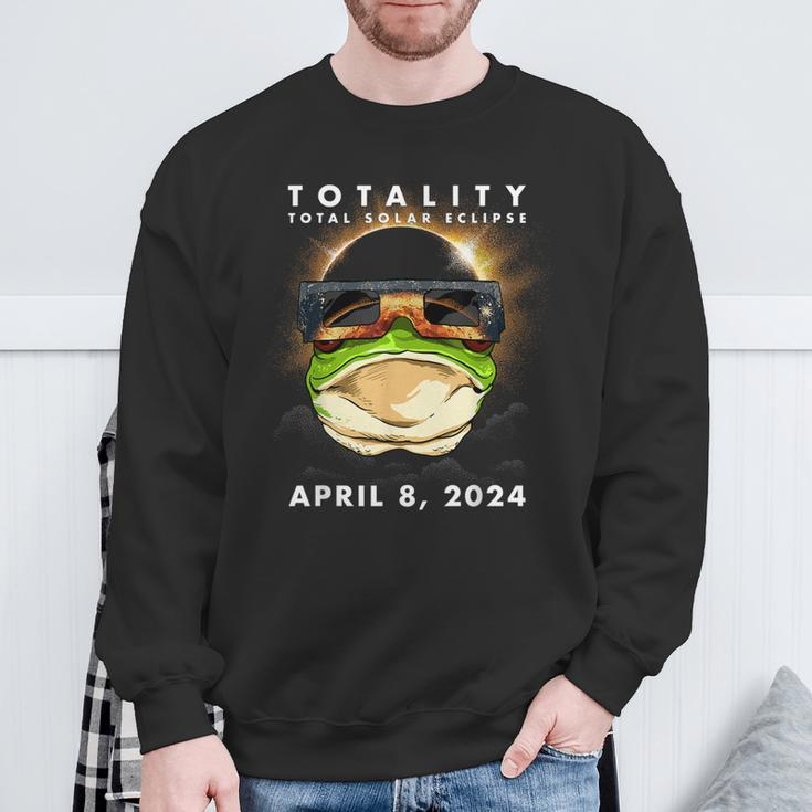 Solar Eclipse 2024 Frog Wearing Eclipse Glasses Sweatshirt Gifts for Old Men