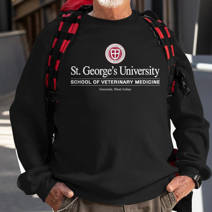 St George's University School Of Veterinary Medicine Sweatshirt Gifts for Old Men