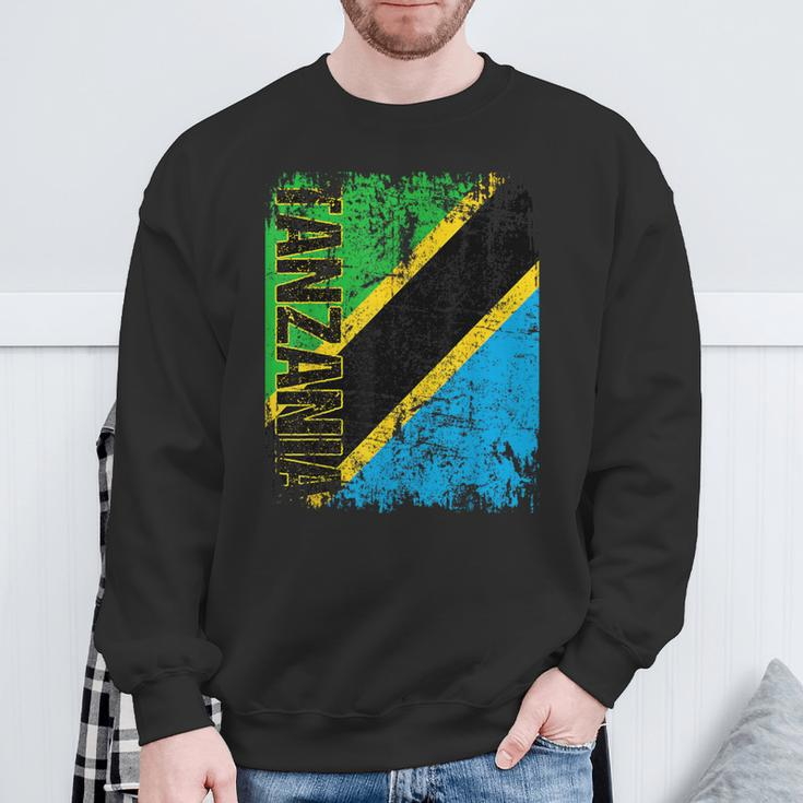 Tanzania Flag Vintage Distressed Tanzania Sweatshirt Gifts for Old Men