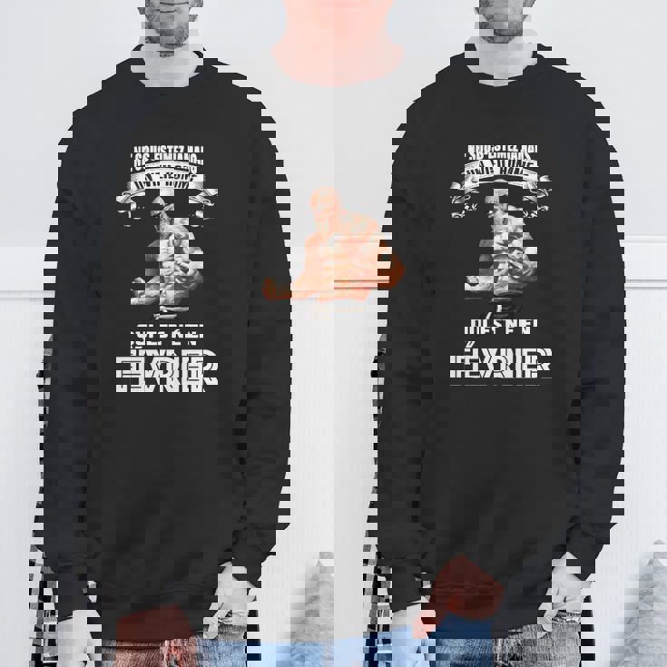 Un Vieil Homme Qui Est Ne En Fevrier T-Shirt Sweater e Cadeaux pour les vieillards