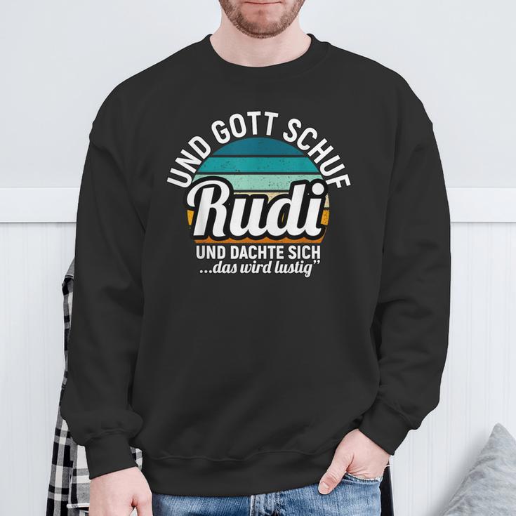 Und Gott Schuf Rudi Sweatshirt, Cooles Spruch-Sweatshirt in Schwarz Geschenke für alte Männer