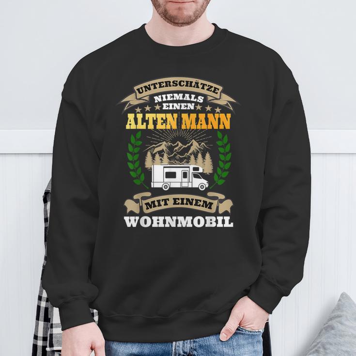 Unterschätze Niemals Alter Mann Mit Wohnmobil Sweatshirt Geschenke für alte Männer