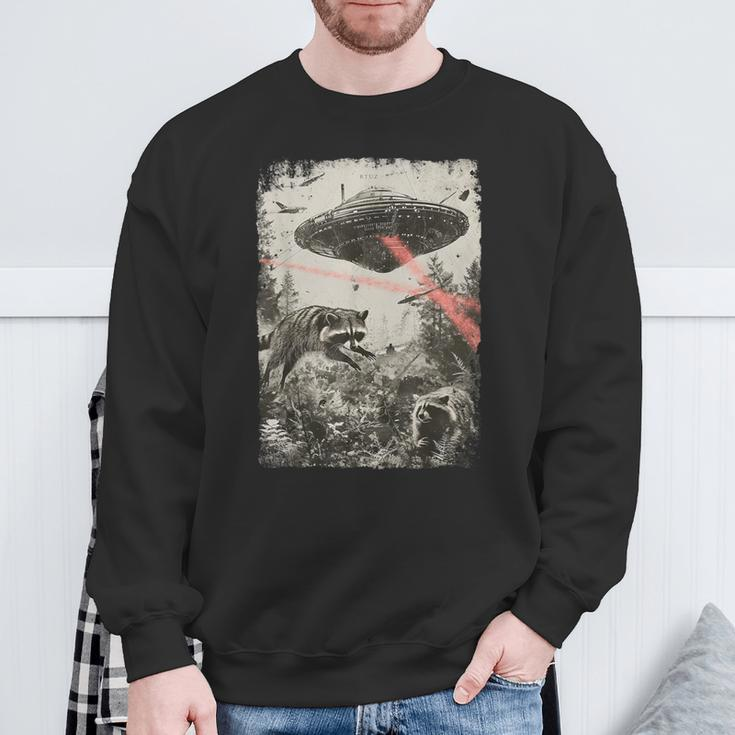 Vintage Raccoon Ufo Alien Animal Raccoon Sweatshirt Geschenke für alte Männer