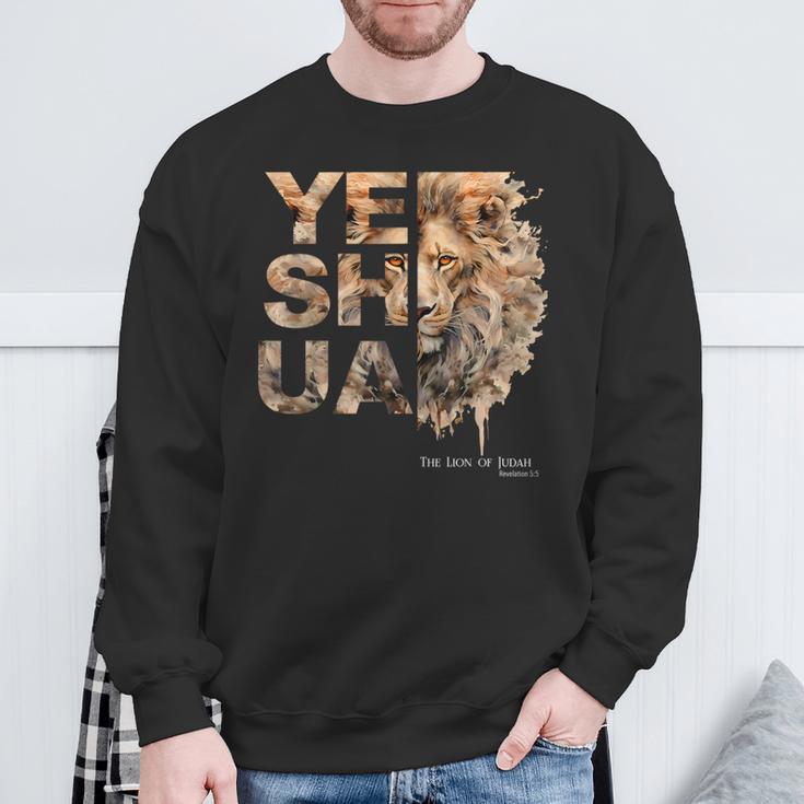 Yeshua Lion Of Judah Jesus God Bible Verse Revelation Sweatshirt Gifts for Old Men