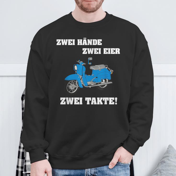 Zwei Hände Zwei Eier Zwei Takte Simsonfahrer Schwalbe Sweatshirt Geschenke für alte Männer