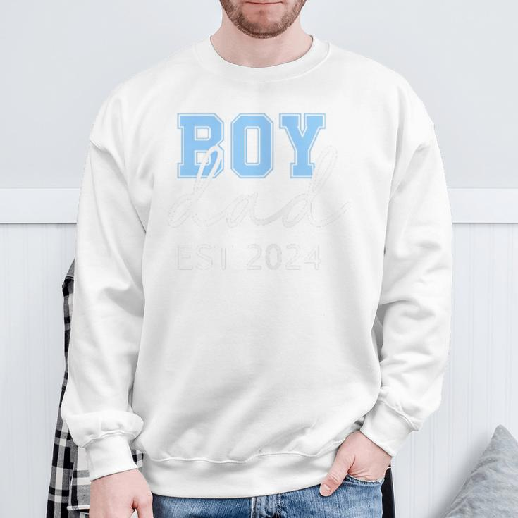 Boy Dad Est 2024 New Daddy Baby Expect First 1St Fathers Day Sweatshirt Gifts for Old Men