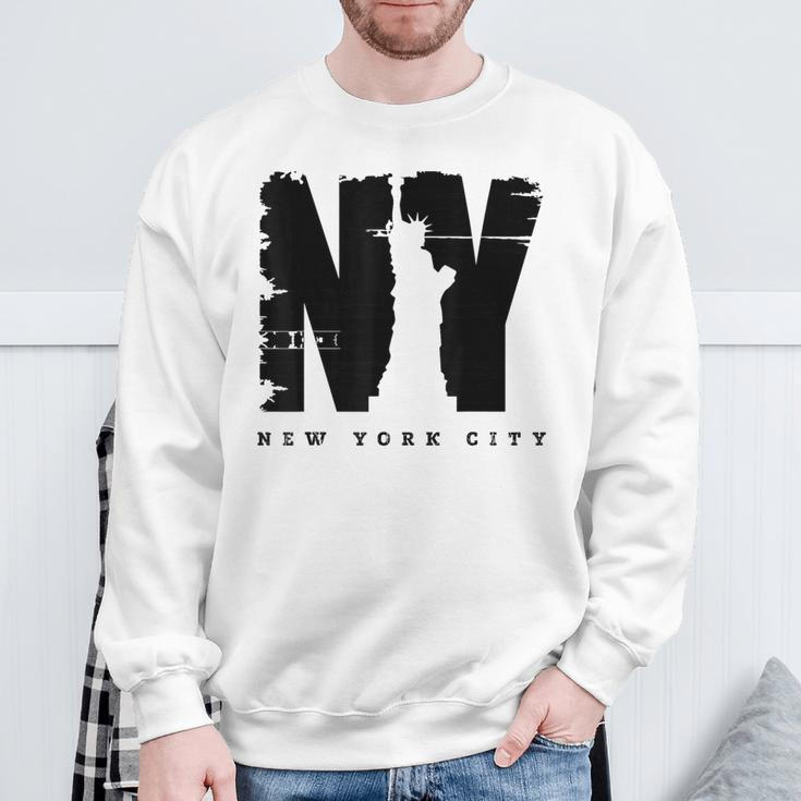 Cool Vintage New York City Style New York City Sweatshirt Gifts for Old Men