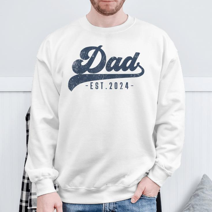 Dad Est 2024 Dad To Be New Daddy Sweatshirt Gifts for Old Men