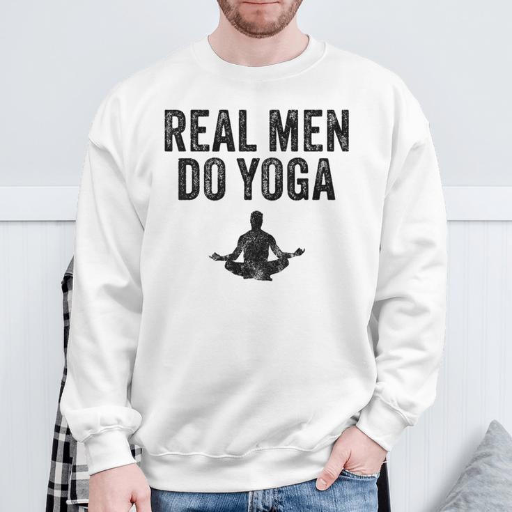 Echte Männer Machen Yoga intage Gray S Sweatshirt Geschenke für alte Männer