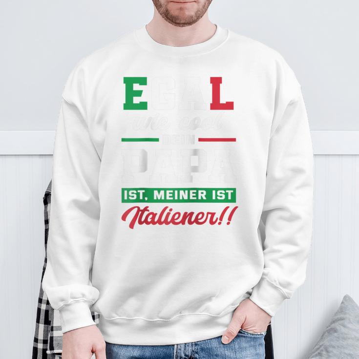 Egal Wie Cool Dein Papa Ist Meiner Ist Italiener Italien Raglan Sweatshirt Geschenke für alte Männer