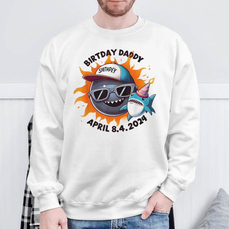 Hai Familie Geburtstag Papa Offizielle Geschenke Sonnenfinsternis Sweatshirt Geschenke für alte Männer