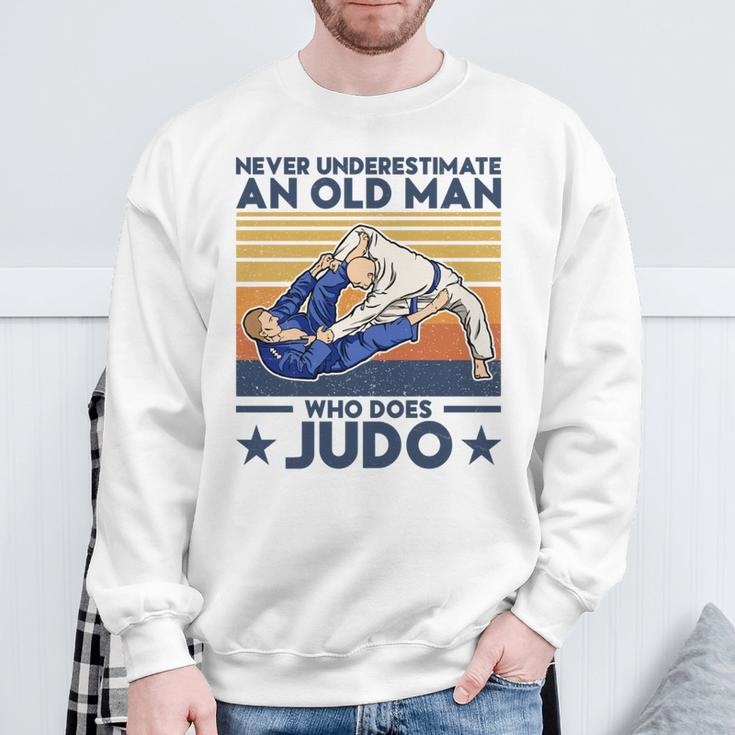 Never Underestimate An Old Man Who Does Judo Judo Lover Sweatshirt Gifts for Old Men