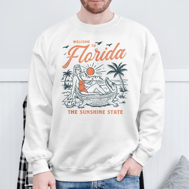 Welcome To Florida Vintage Gator Beach Sunshine State Sweatshirt Gifts for Old Men
