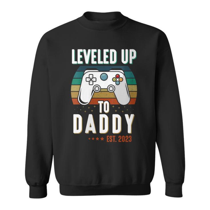 Damen Level Up To Daddy 2023 Werdender Gaming Papa Mit-Ausschnitt Sweatshirt