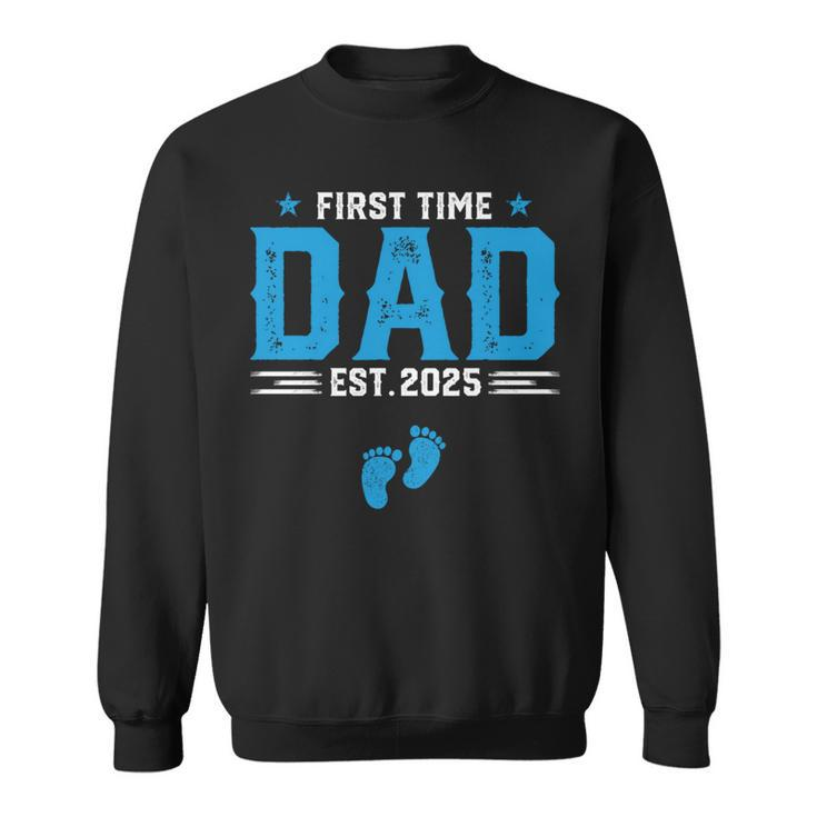 Promoted To Dad Daddy Est 2025 First Time Dad Father's Day Sweatshirt