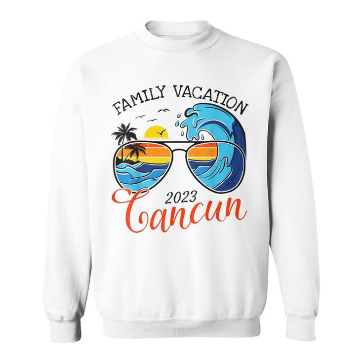 Vacay Mode Family Squad Group Family Vacation Cancun 2023 Sweatshirt