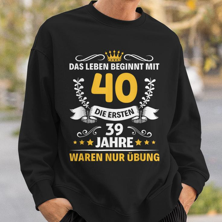 With 40 Mann Frau Endlich 40Th Birthday German Language S Sweatshirt Geschenke für Ihn
