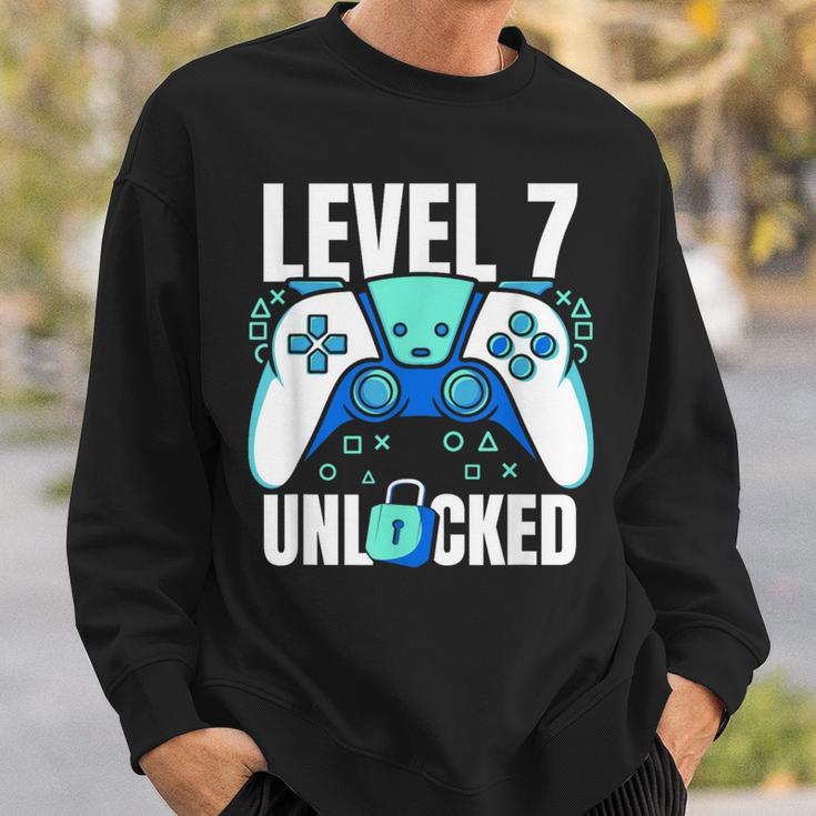 7 Year Old Gamer Gaming 7Th Birthday Level 7 Unlocked Sweatshirt Gifts for Him