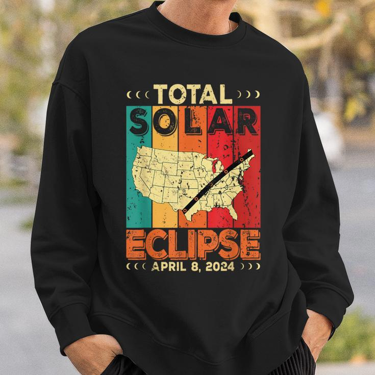 America 2024 Total Solar Eclipse Solar Eclipse Retro Vintage Sweatshirt Gifts for Him