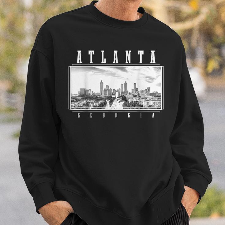 Atl Atlanta Skyline Pride Black & White Vintage Georgia Sweatshirt Gifts for Him