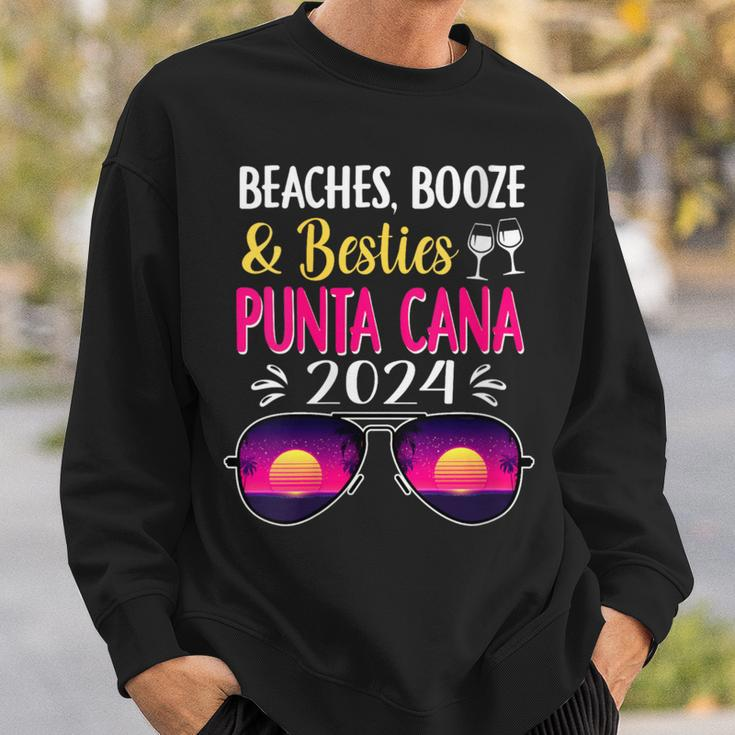 Beaches Booze Besties Punta Cana 2024 Vacation Spring Break Sweatshirt Gifts for Him