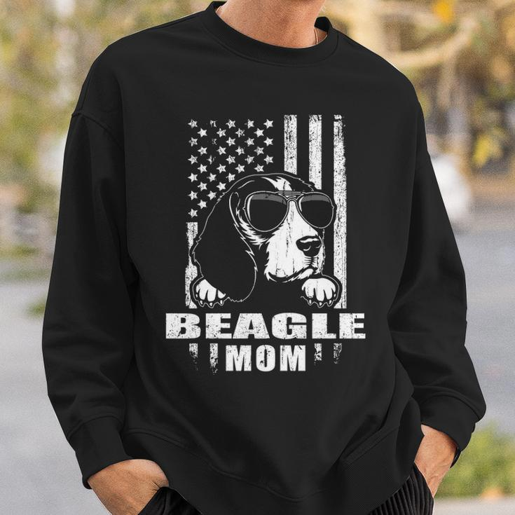 Beagle Mom Cool Vintage Retro Proud American Sweatshirt Gifts for Him