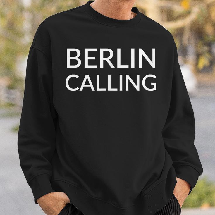 Berlin Calling Sweatshirt für Herren mit Schwarzem Aufdruck, Modisches Design Geschenke für Ihn