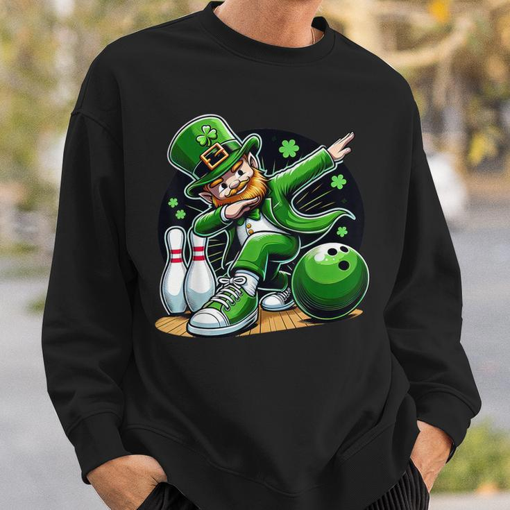 Dabbing Leprechaun Bowling Irish Bowler St Patrick's Day Sweatshirt Gifts for Him