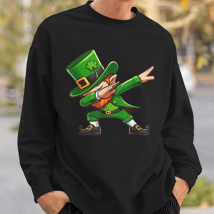 Dabbing Leprechaun St Patrick's Day Irish Dab Dance Sweatshirt Gifts for Him