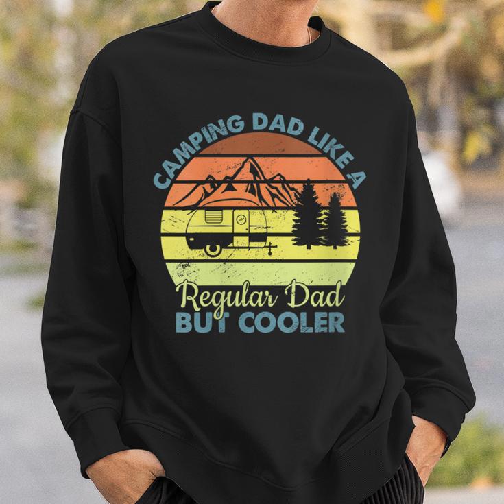 Damen Camping Papa Natur Outdoor Aktivität Lagerfeuer Camper Mit-Ausschnitt Sweatshirt Geschenke für Ihn