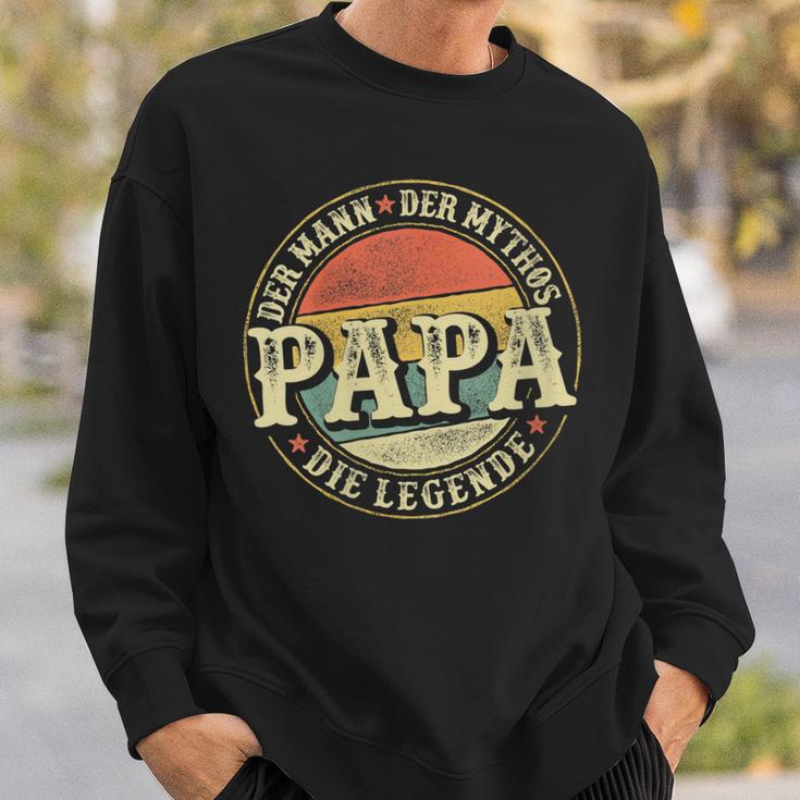 Damen Herrenintage Papa Der Mann Der Mythos Die Legendeatertag Mit-Ausschnitt Sweatshirt Geschenke für Ihn