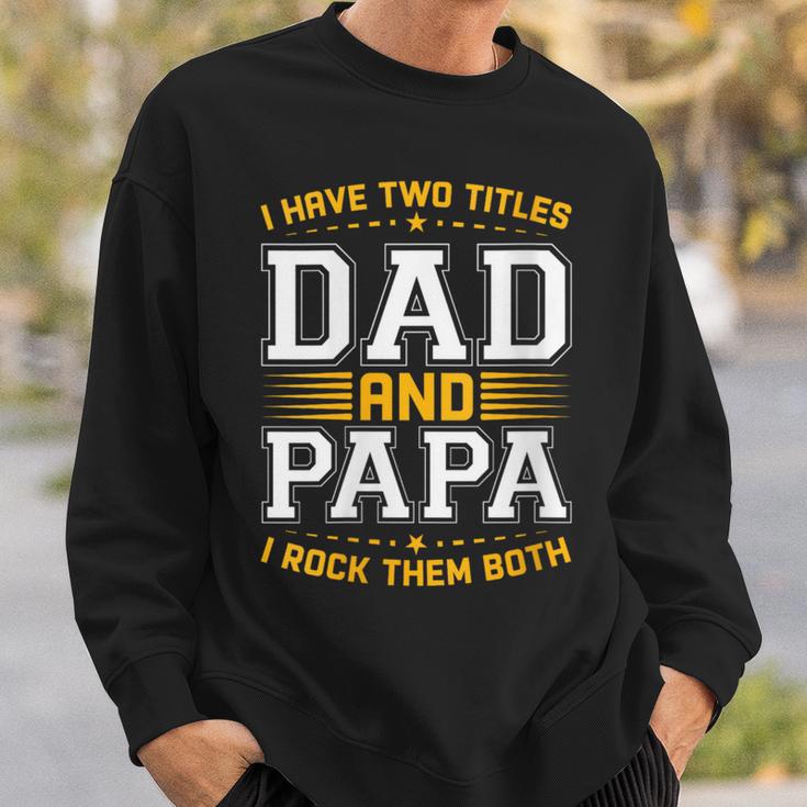 Damen Ich Habe Zwei Titel Papa Und Papa Lustigeratertag Papa Mit-Ausschnitt Sweatshirt Geschenke für Ihn