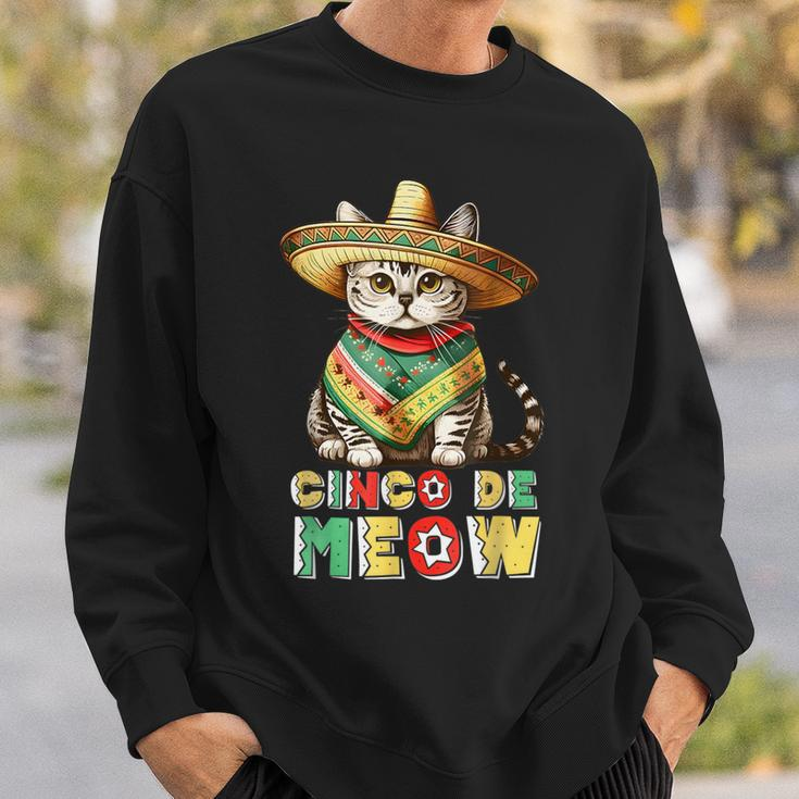 Feliz Cinco De Meow Mexican Cat Fiesta 5 De Mayo Sweatshirt Gifts for Him