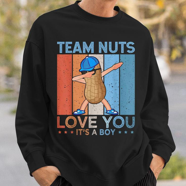 Gender Reveal Team Nuts Team Boy Retro Vintage Sweatshirt Geschenke für Ihn