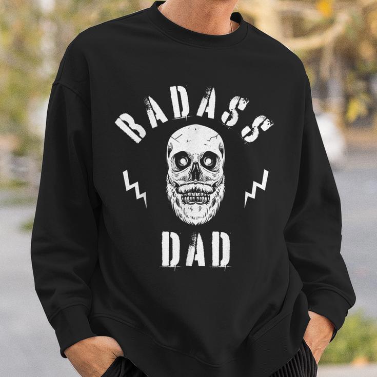 Herren Badass Dad Coolatertag Papa Schädel Sweatshirt Geschenke für Ihn