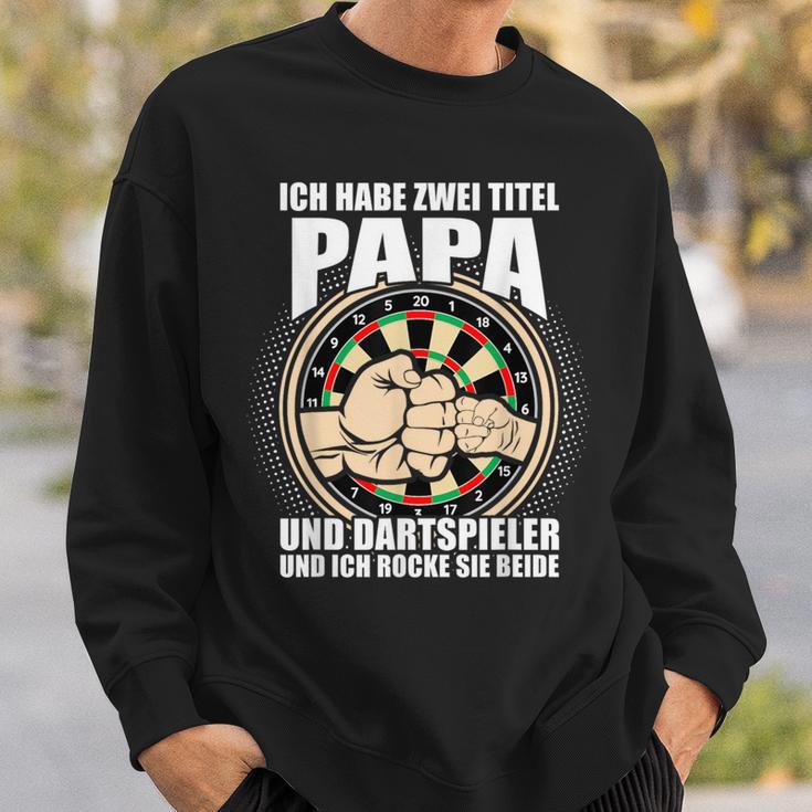 Ich Habe Zwei Titel Papa Und Dartspiel German Sweatshirt Geschenke für Ihn