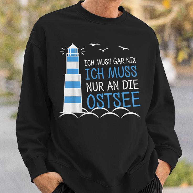 Ich Muss Garnix Ich Muss Nur An Die Baltic Sea Sweatshirt Geschenke für Ihn