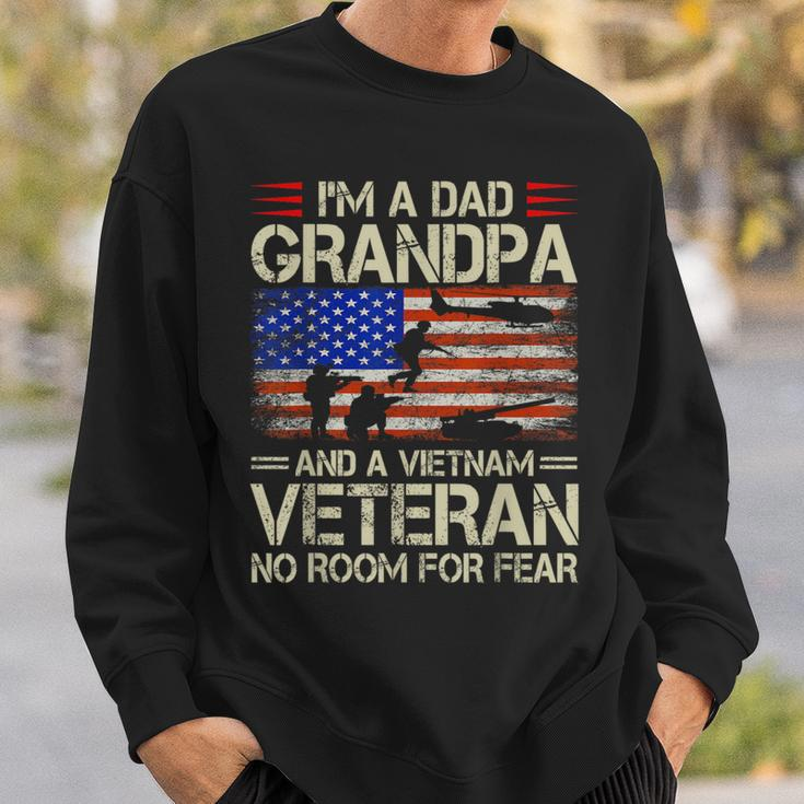I'm A Dad Grandpa And Vietnam Veteran Us Flag Papa Grandpa Sweatshirt Gifts for Him