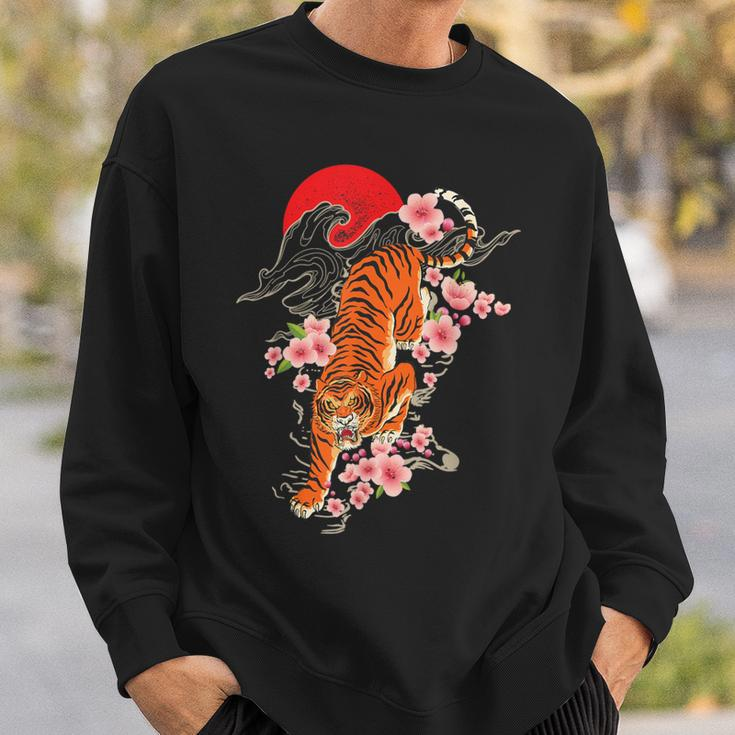 Japanese Tiger Zoologist Wild Animal Zoo Lover Safari Sweatshirt Gifts for Him