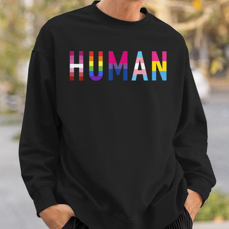 Man With Lesbian Gay Bi Transgender And Pan Flag Sweatshirt Geschenke für Ihn