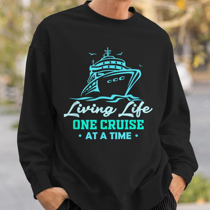 Matching Living Life Eine Kreuzfahrt Nach Der Anderen Lustiges Kreuzfahrtschiff Sweatshirt Geschenke für Ihn