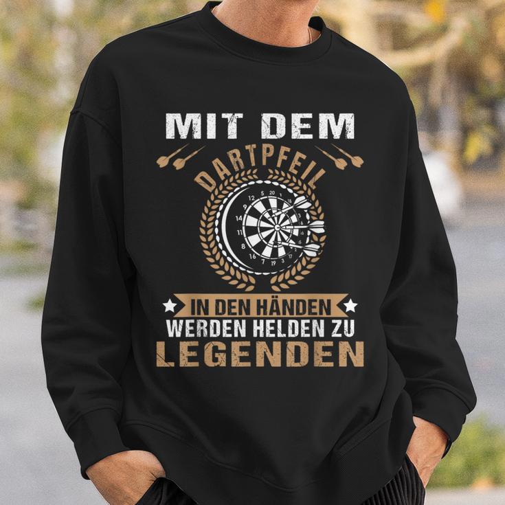 Mit Dem Dartpfeil In Den Hands Werden Helden Zu Legends Sweatshirt Geschenke für Ihn