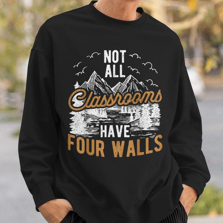 Nicht Alle Klassenzimmer Habenier Wände Wanderlustige Sweatshirt Geschenke für Ihn
