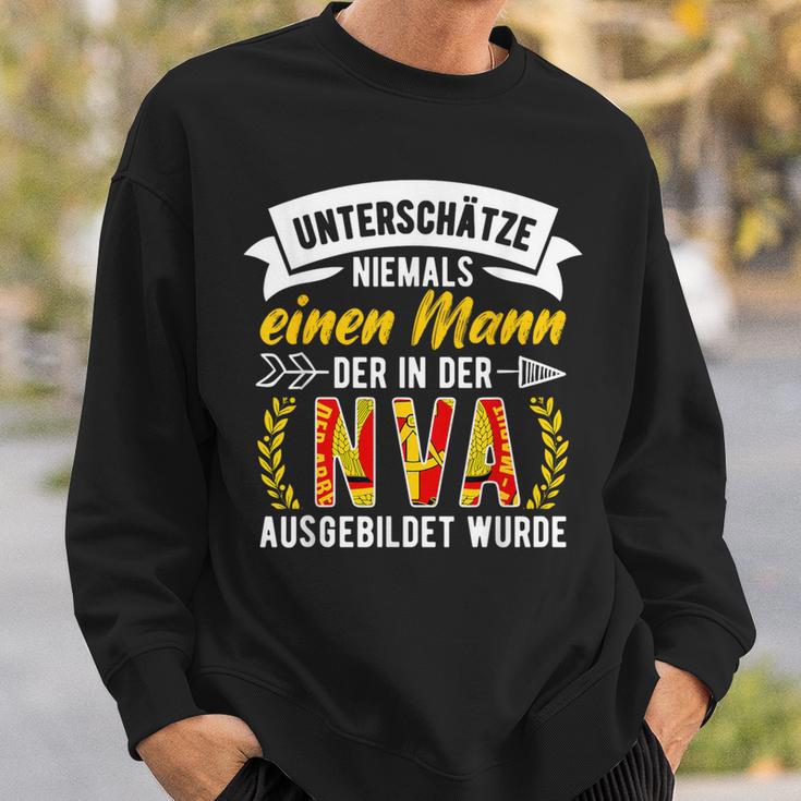 Nva Underschätze Niemals Einen Manneteran East Ddr Ossi Sweatshirt Geschenke für Ihn