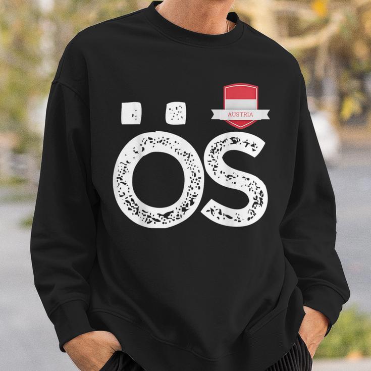 Österreich Menschenflagge Buchstaben Ö Und S Österreich Österreich Sweatshirt Geschenke für Ihn