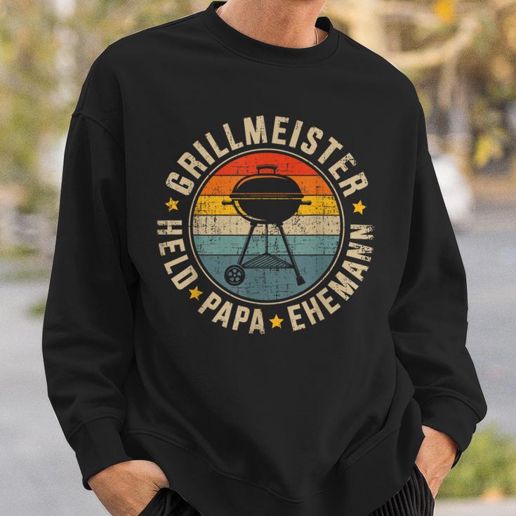 Papa Grillmeister Held Ehemann Für Grillenatertag Sweatshirt Geschenke für Ihn