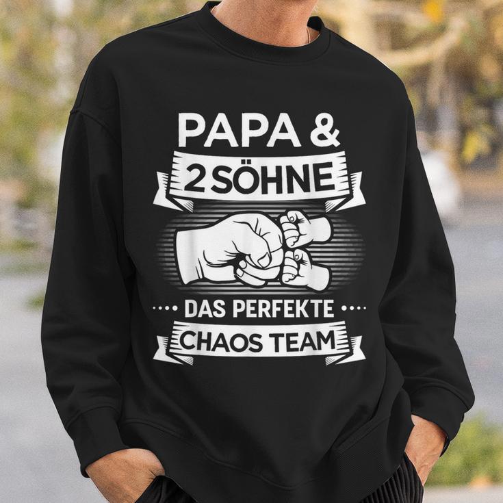 Papa Zwei Jungs Chaos Team Fürateron 2 Söhnenatertag Sweatshirt Geschenke für Ihn