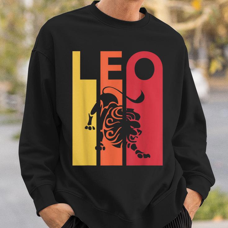 Retro Leo Zodiac Sign July August Birthday Vintage Leo Sweatshirt Gifts for Him